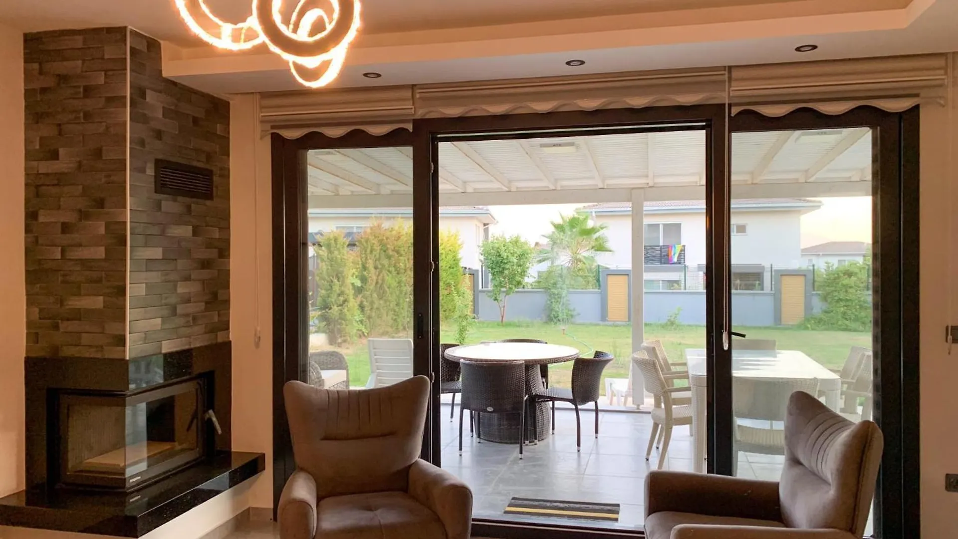 Oezel Havuzlu Muestakil Lueks Villa Kusadasi Turkey