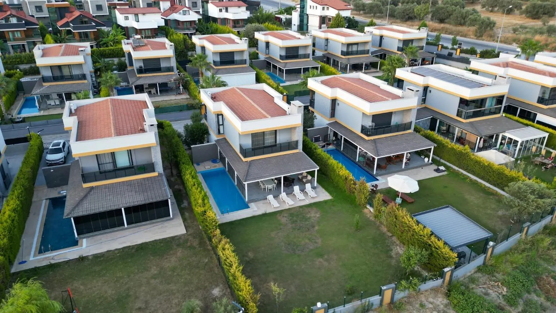 Oezel Havuzlu Muestakil Lueks Villa Kusadasi