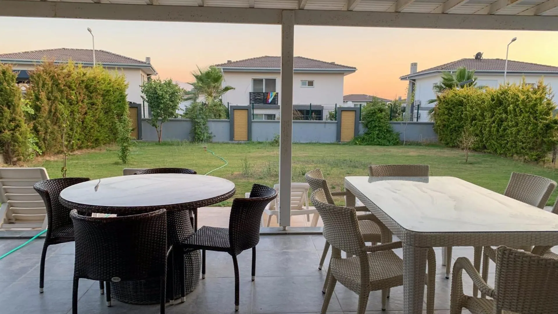 Oezel Havuzlu Muestakil Lueks Villa Kusadasi