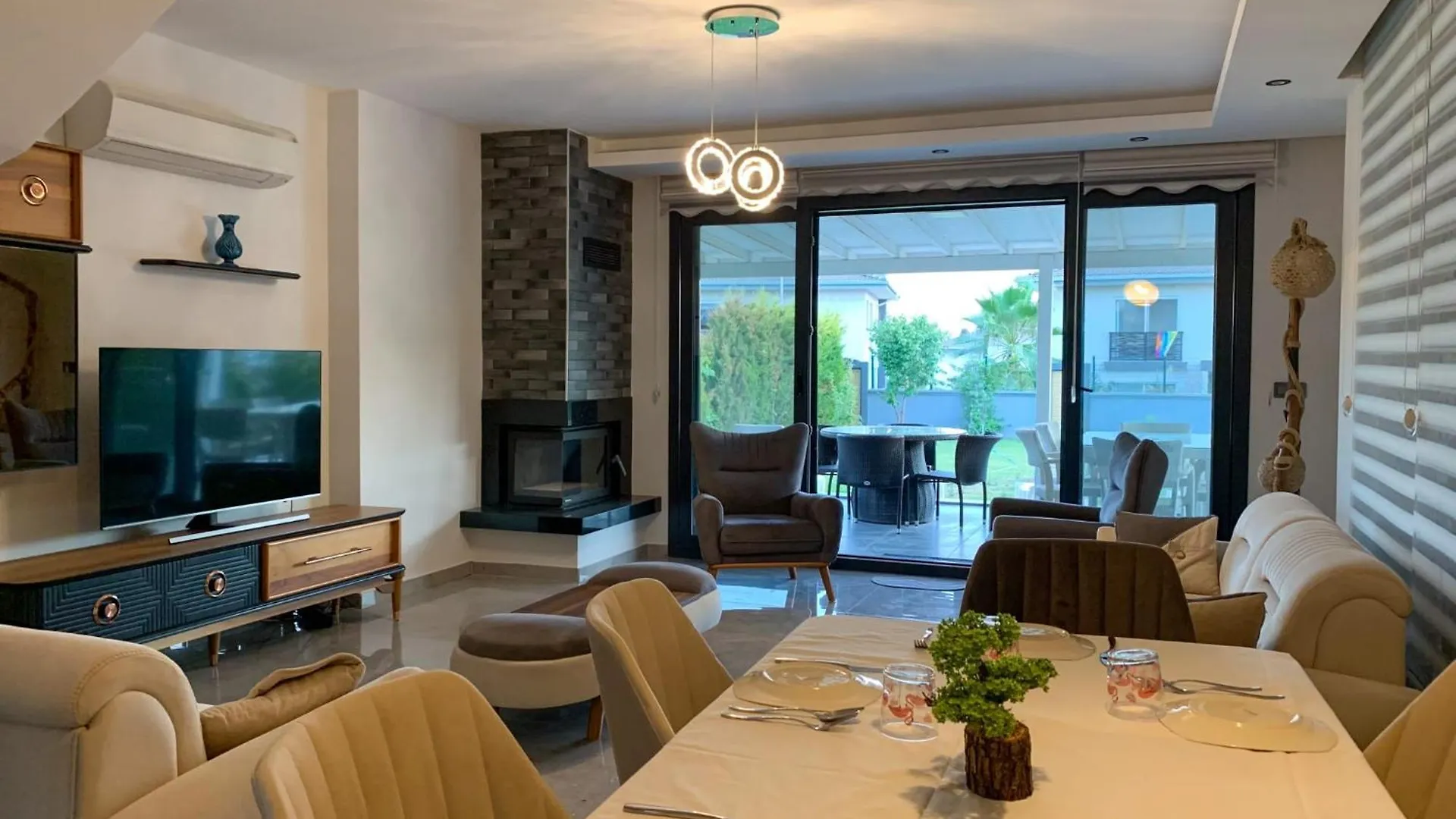 Oezel Havuzlu Muestakil Lueks Villa Kusadasi 0*,