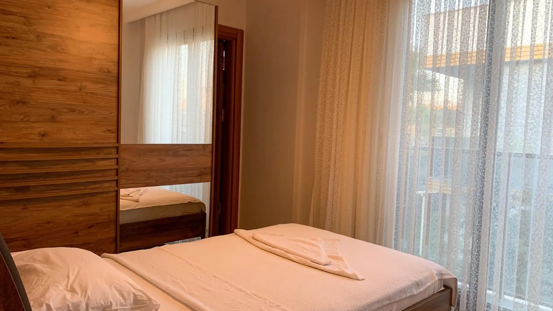 Oezel Havuzlu Muestakil Lueks Villa Kusadasi